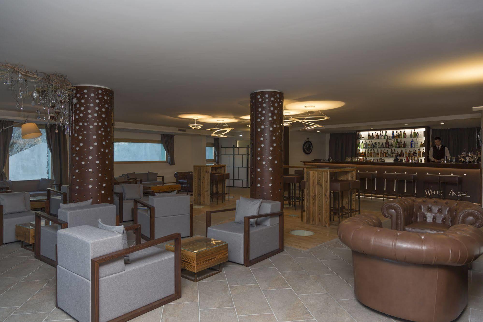 Hotel White Angel 4*